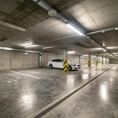 Break Z Gabinetem, 2 Lazienkami, Tarasem I Garazem Podziemnym W Cenie Ряшів